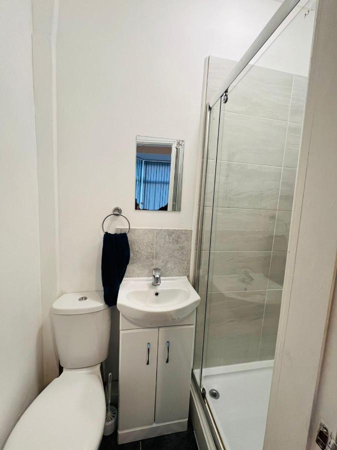 Luxury Double & Single Rooms With En-Suite Private Bathroom In City Centre Stoke On Trent Exterior photo