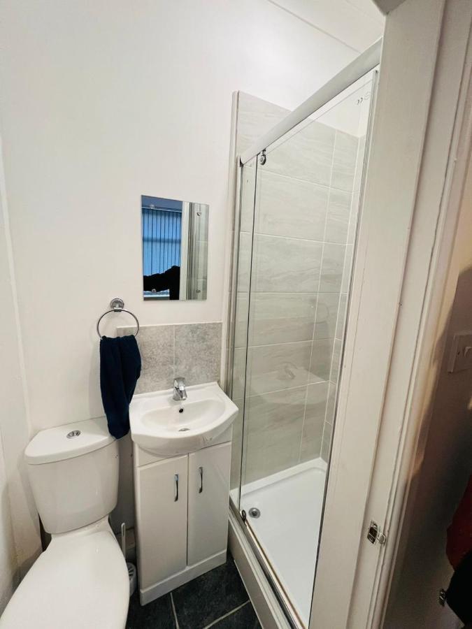 Luxury Double & Single Rooms With En-Suite Private Bathroom In City Centre Stoke On Trent Exterior photo