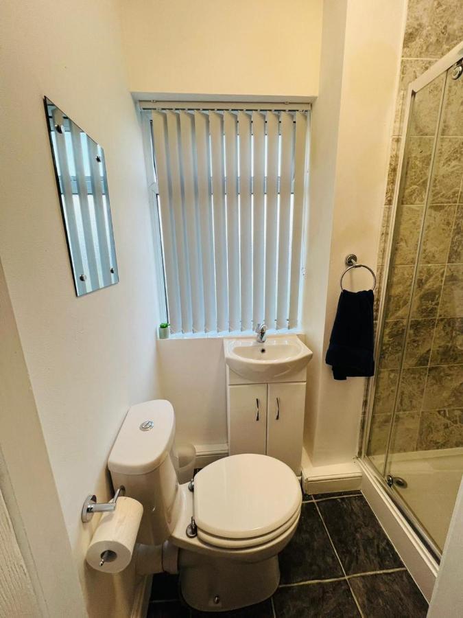 Luxury Double & Single Rooms With En-Suite Private Bathroom In City Centre Stoke On Trent Exterior photo