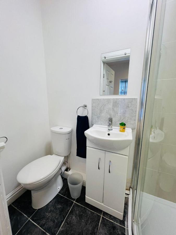 Luxury Double & Single Rooms With En-Suite Private Bathroom In City Centre Stoke On Trent Exterior photo